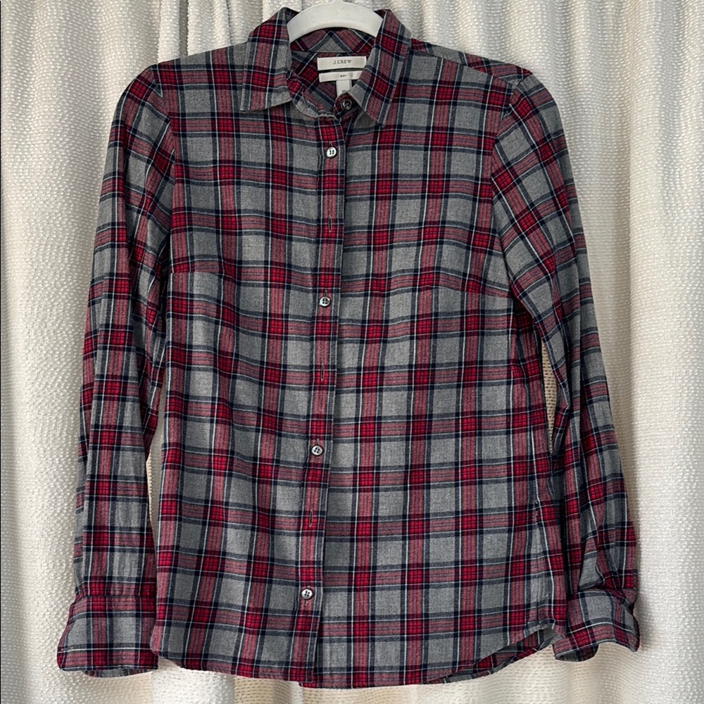 Women’s 00 J. Crew Red and Gray Plaid “boy” fit button down